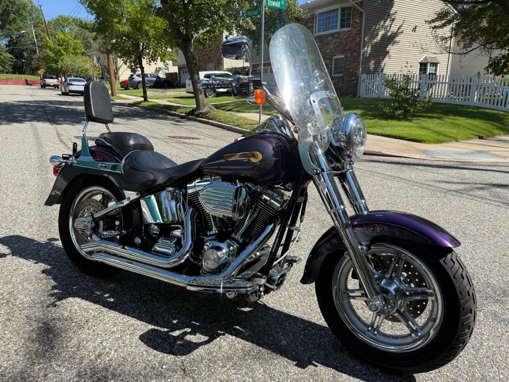 Softail Fat Boy 2004, een Amerikaanse Harley-Davidson import van Harley's Enzo